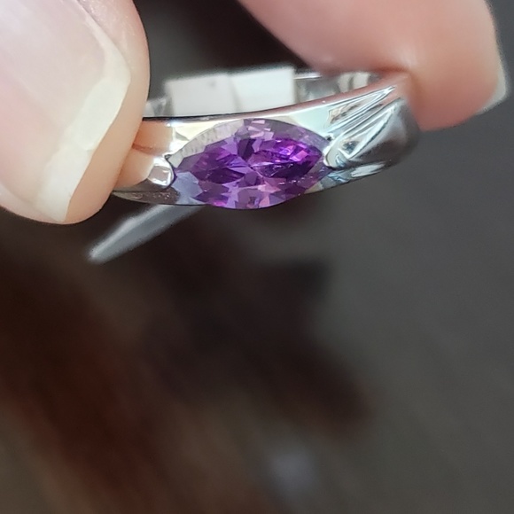 Ring - Picture 4 of 4